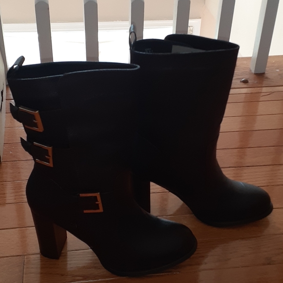 🥳🥳SOLD🥳🥳 Chocolate mid-calf boots - Picture 2 of 6